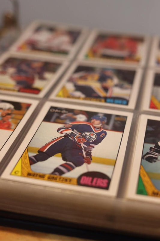 New Hockey Card Record - Wayne Gretzky rookie card sold for $3.75M !