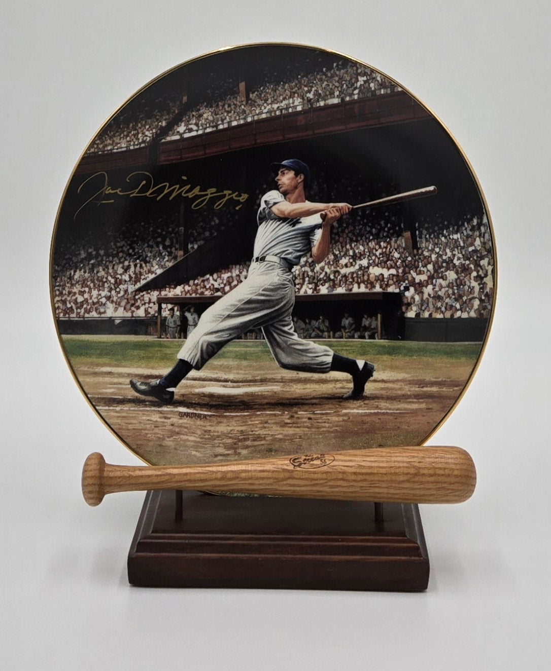 The Bradford Exchange Autographed Joe DiMaggio "The Streak" Commemorative Plate