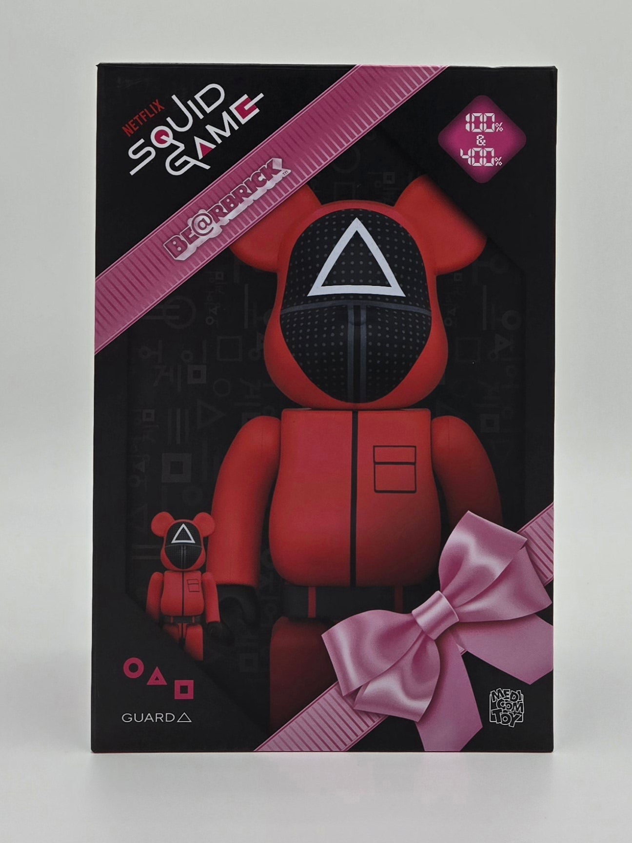 Bearbrick Squid Game Guard Triangle 100% & 400% 2-Pack Collectible Set