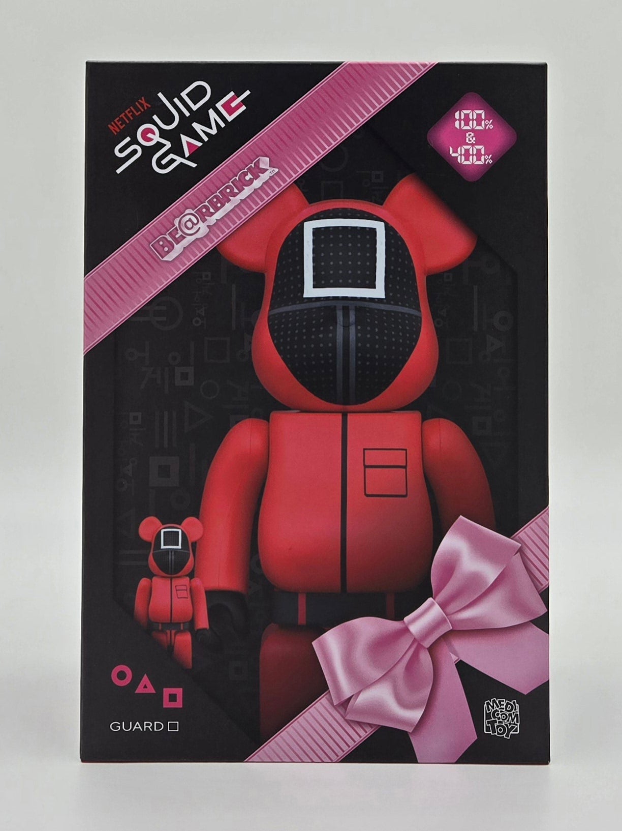 Bearbrick Squid Game Guard Square 100% & 400% 2-Pack Collectible Set