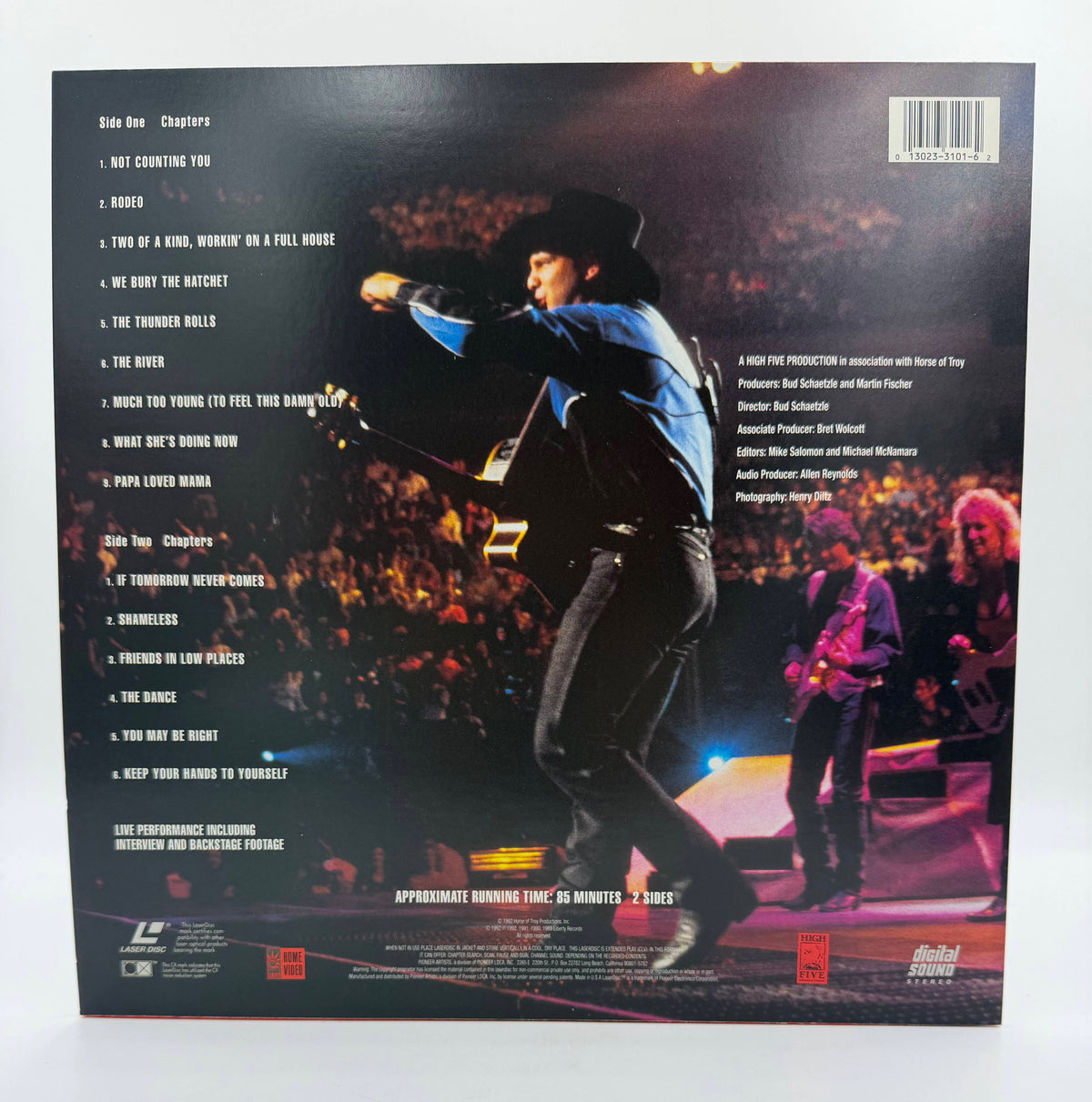 This Is Garth Brooks: Live Performance (1992) Pioneer Artists LaserDisc - EX