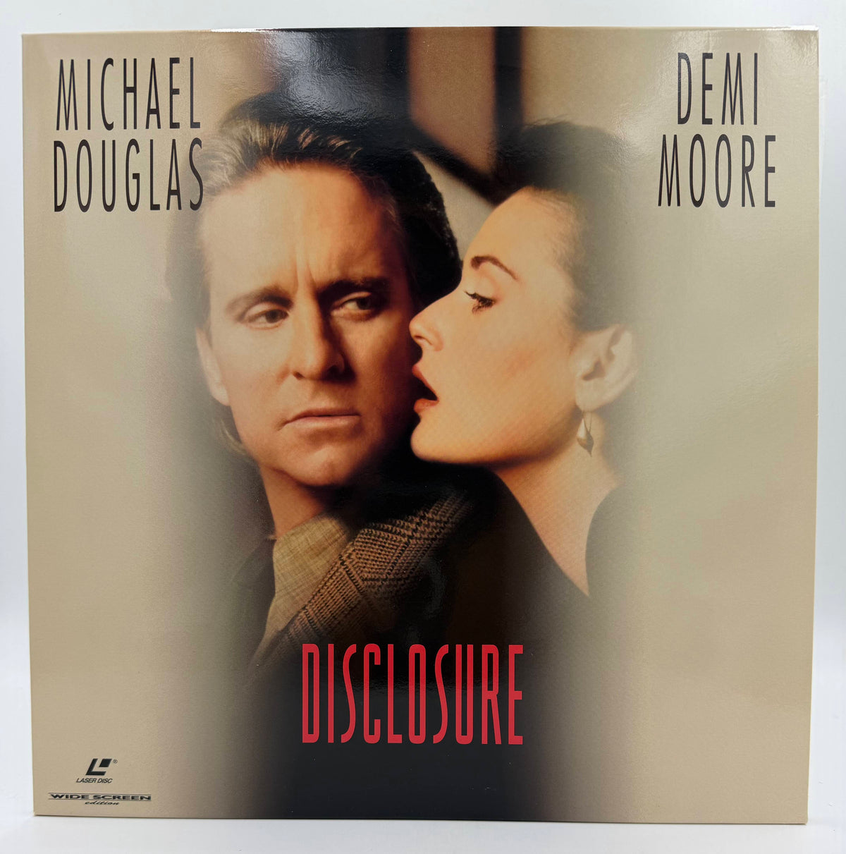 Disclosure: Wide Screen Edition (1994 / 1995) Warner Home Video 2-Disc Hybrid LaserDisc Set - EX