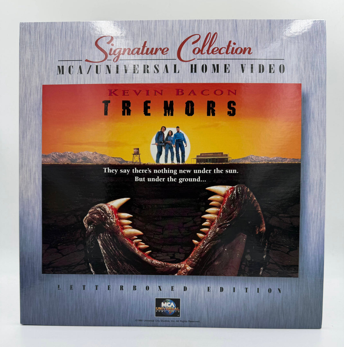 Tremors: Signature Collection - MCA/Universal Home Video Letterboxed Edition (1990 / 1995) MCA/Universal Home Video LaserDisc 2-Disc Set - EX