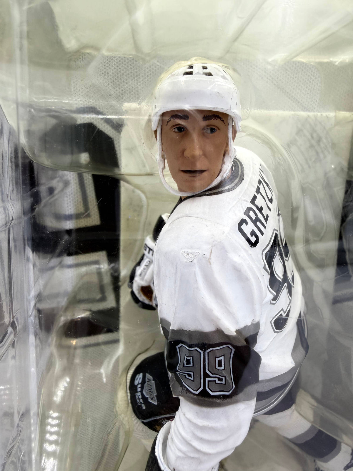 2005 McFarlane SportsPicks NHL Legends Series 2 Wayne Gretzky LA Kings 6-inch Action Figure