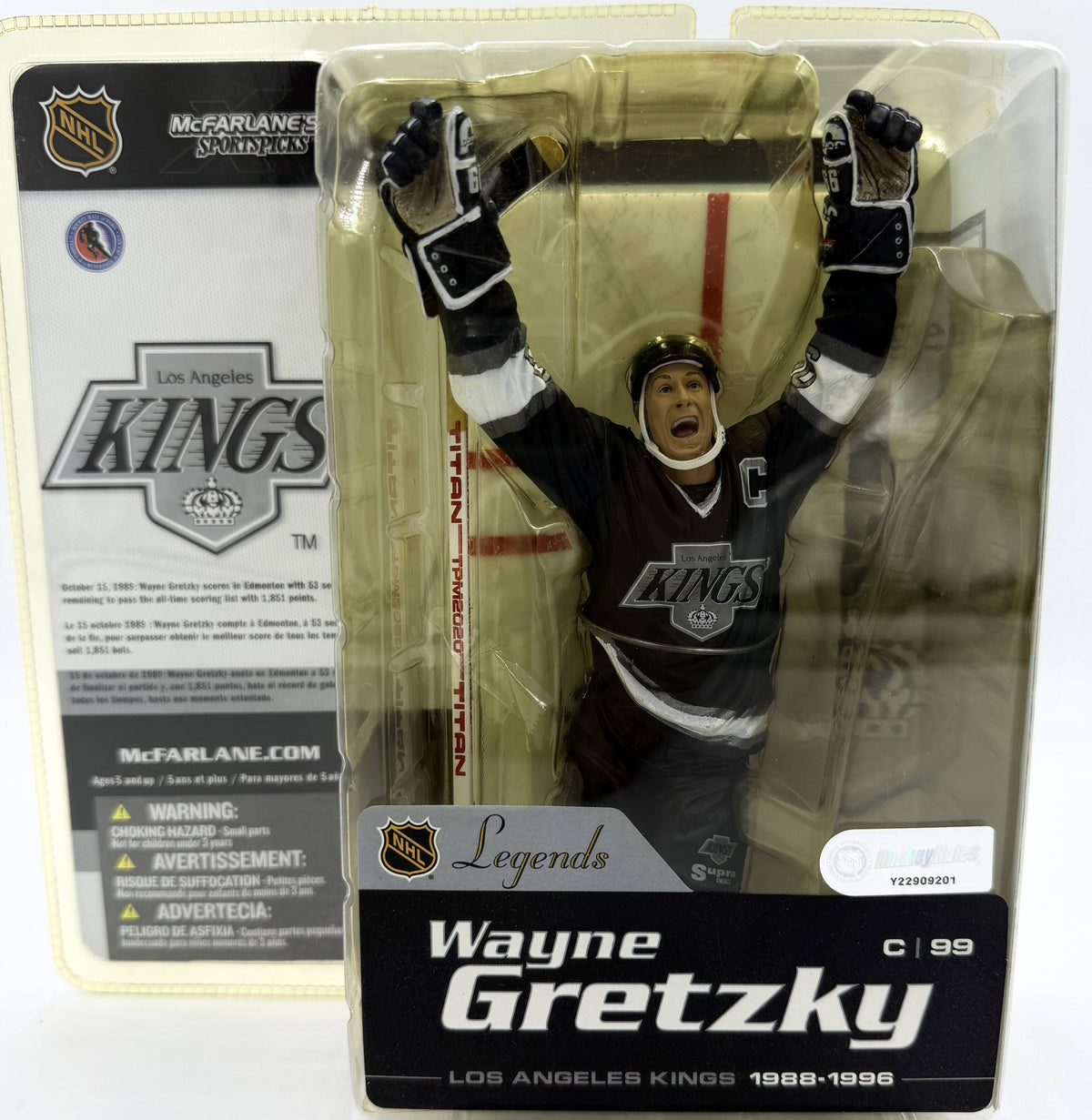 2004 McFarlane SportsPicks NHL Legends Series 1 Wayne Gretzky LA Kings Black Jersey 6-inch Action Figure