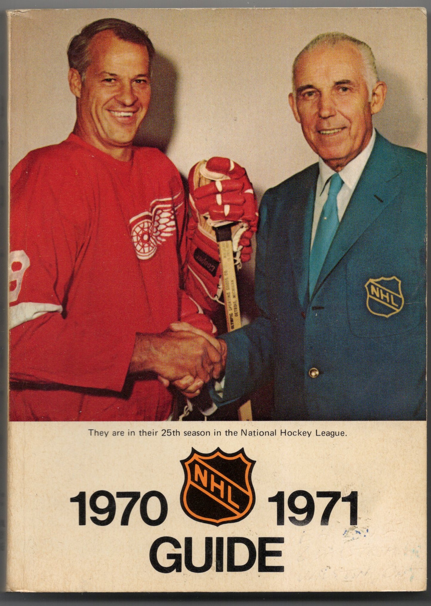 1970/71 National Hockey League Guide Vintage Paperback Gordie Howe