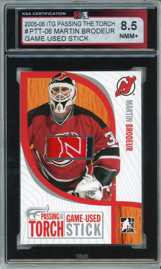 2005/06 In The Game Martin Brodeur Graded Hockey Card #PTT-06 KSA 8.5 Game Used Stick