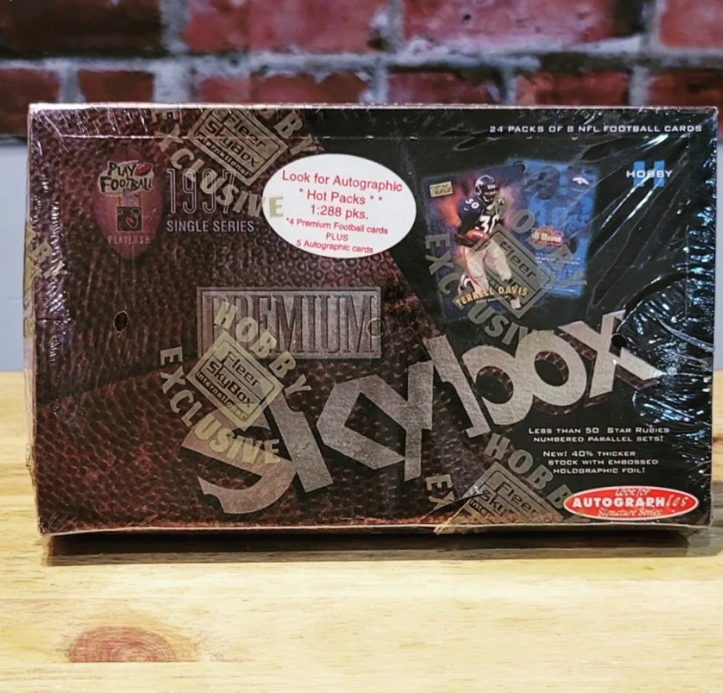1997 Skybox Premium Football Hobby Box (24 Packs)
