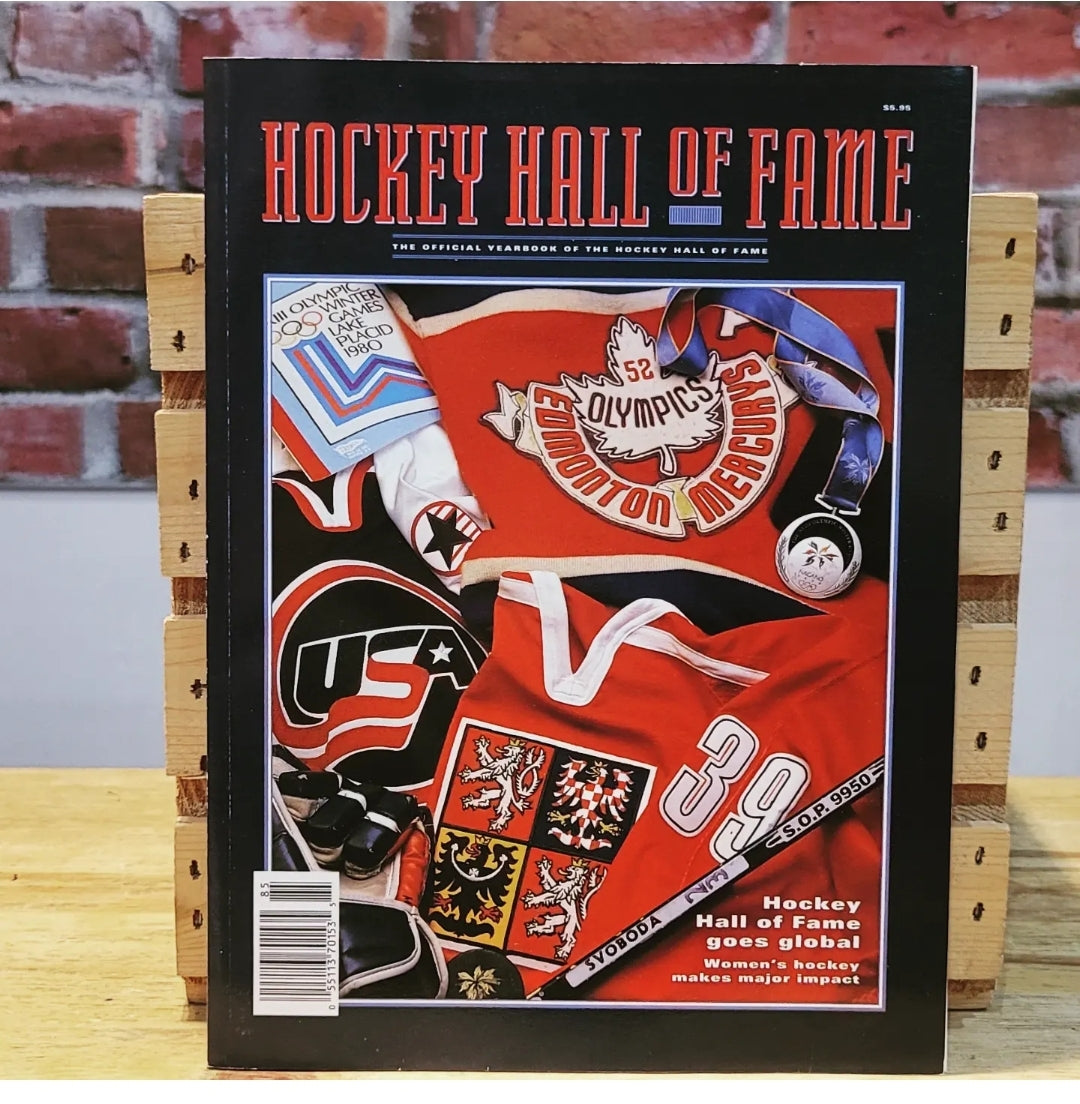 1998/99 Official NHL Hockey Hall Of Fame Yearbook