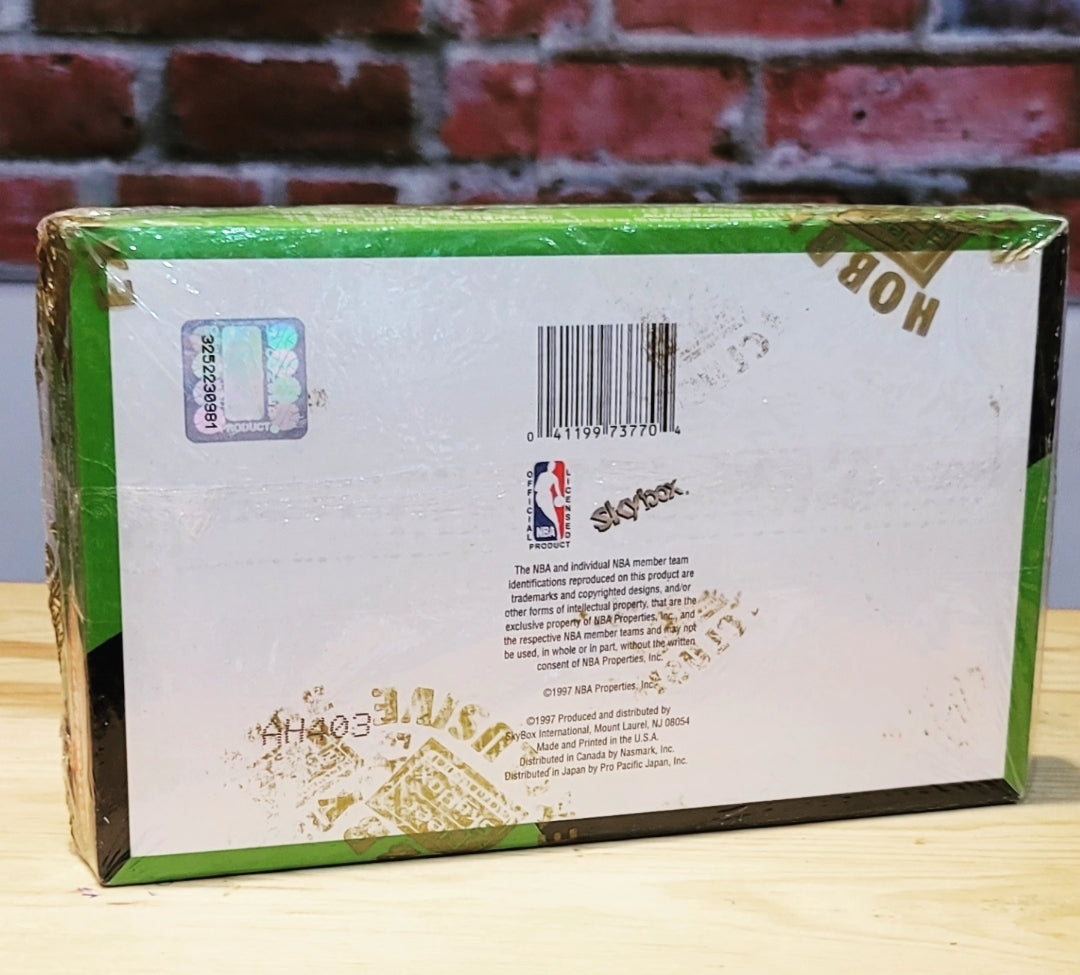 1997/98 Skybox Z-Force Series 1 Basketball Hobby Box
(36 Packs)